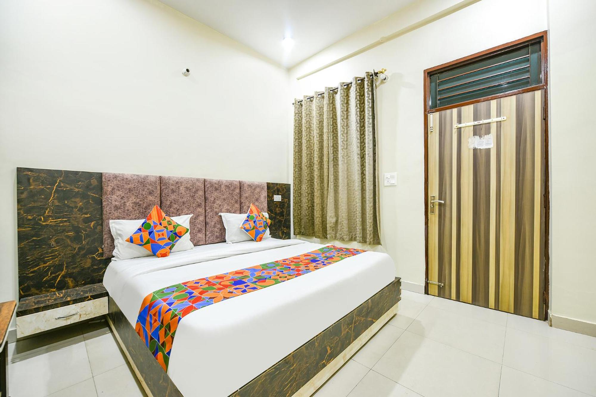 Fabexpress Galaxy Hotel Nayagaon Exterior foto