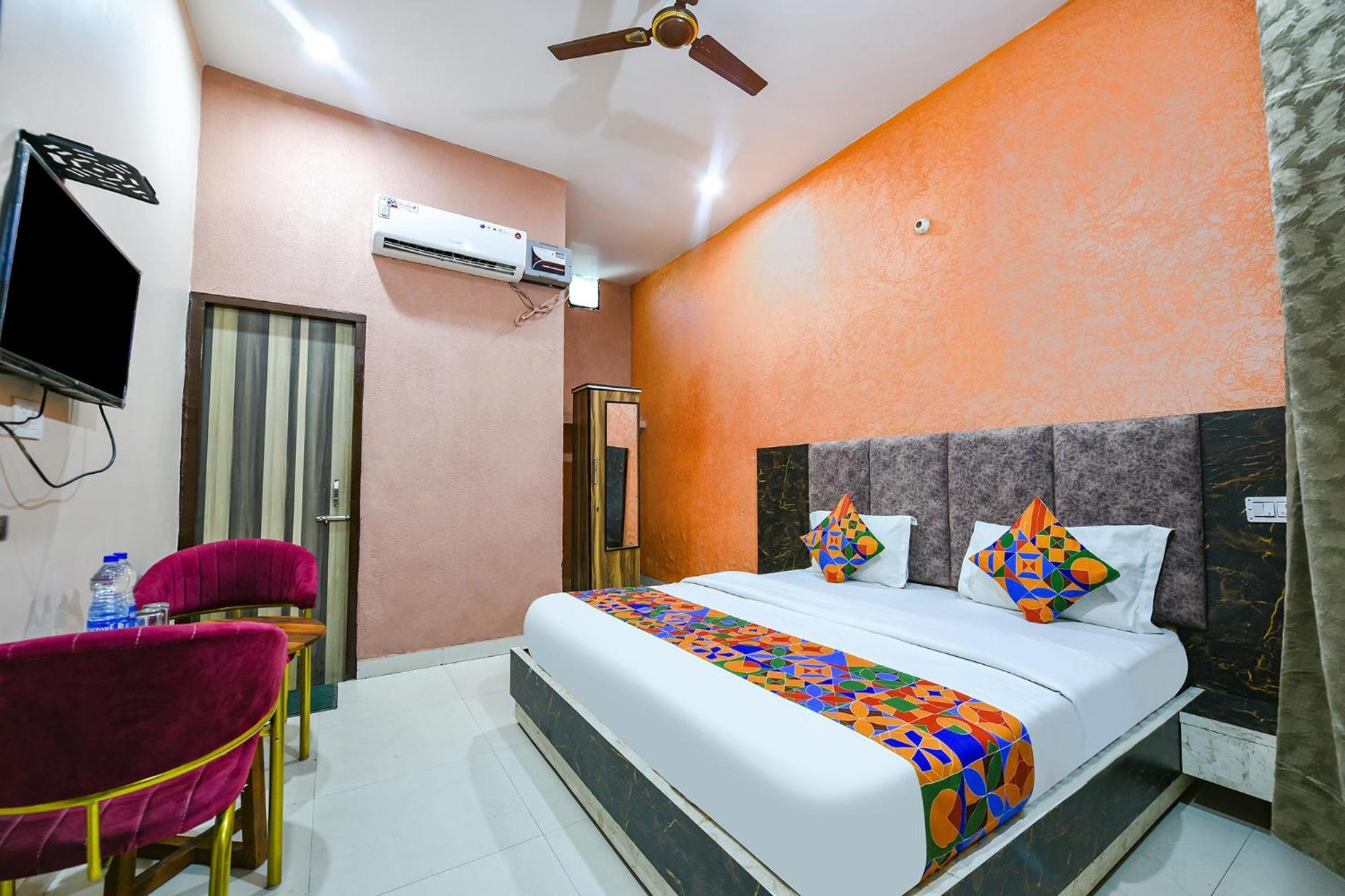 Fabexpress Galaxy Hotel Nayagaon Exterior foto