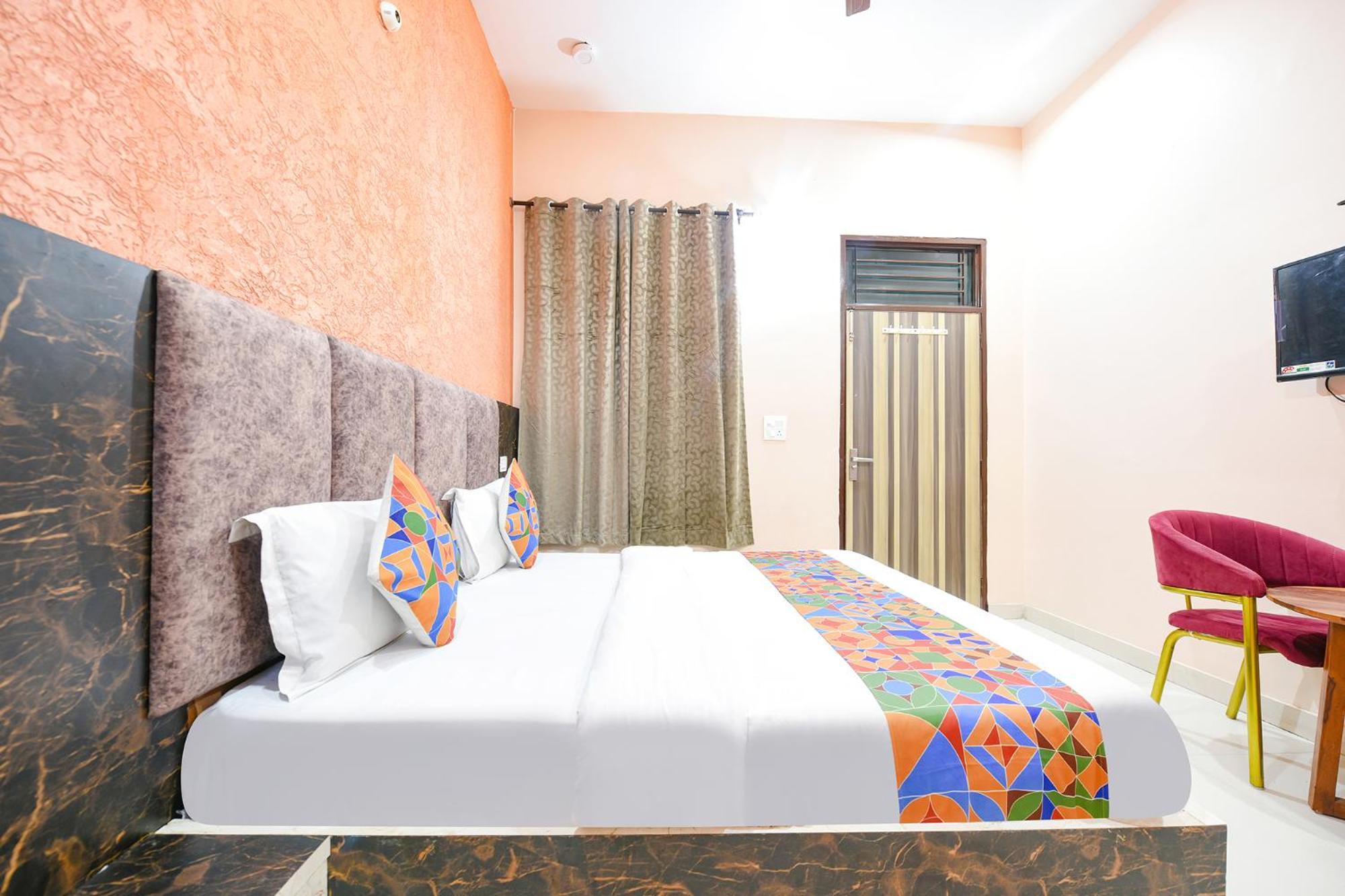 Fabexpress Galaxy Hotel Nayagaon Exterior foto