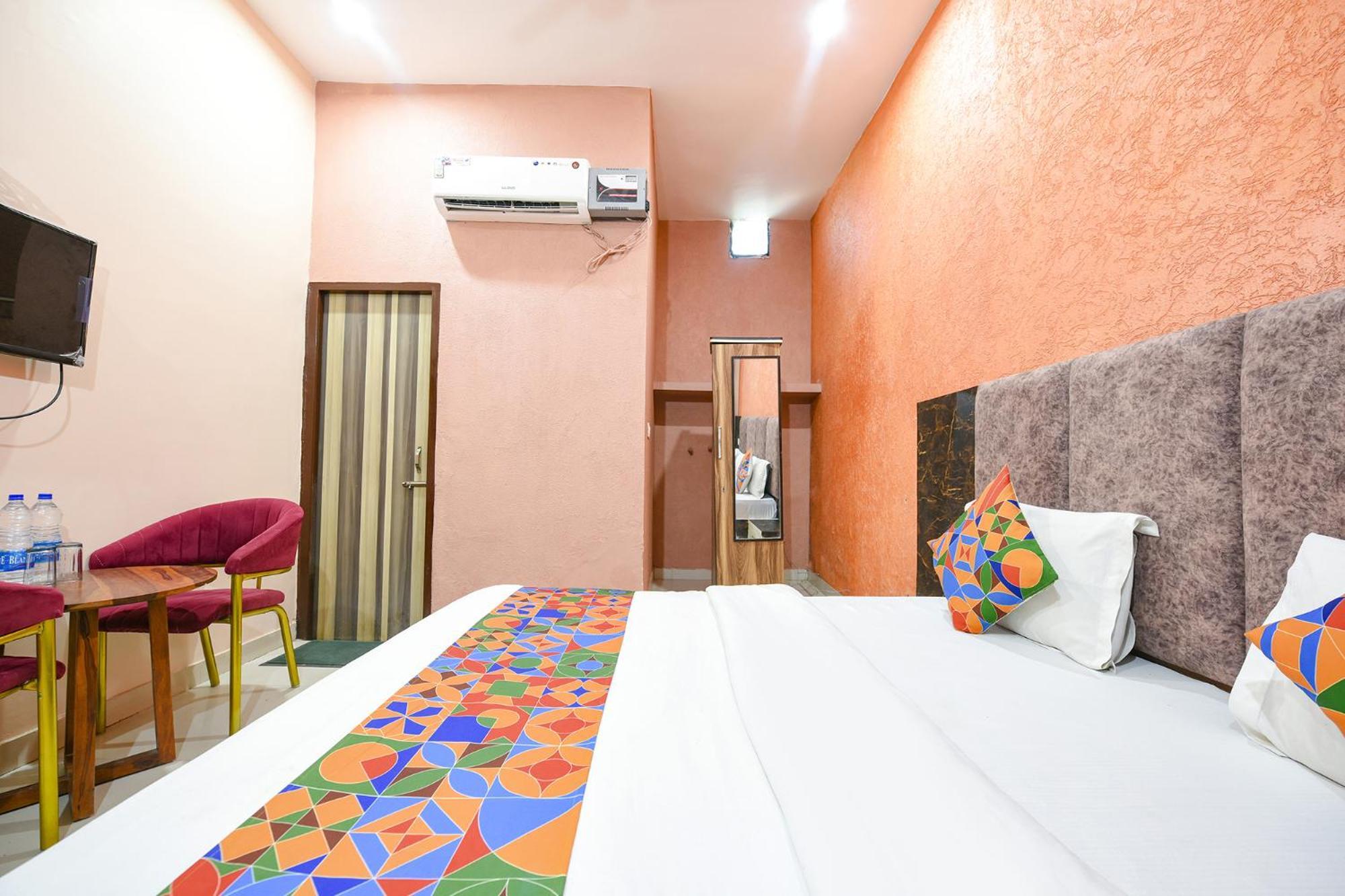 Fabexpress Galaxy Hotel Nayagaon Exterior foto